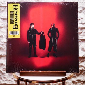 Вінілова платівка Twenty One Pilots &ndash; Breach (LP, Album, Gatefold, Red Vinyl) 075678594526 фото