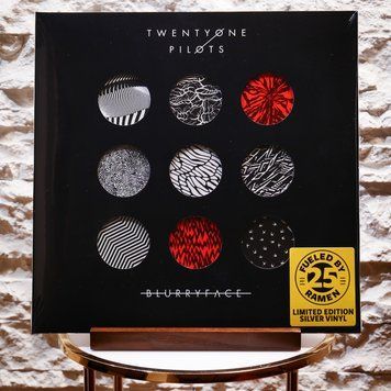 Вінілова платівка Twenty One Pilots &ndash; Blurryface (2LP, Album, Gatefold, Silver Vinyl) 075678645617 фото