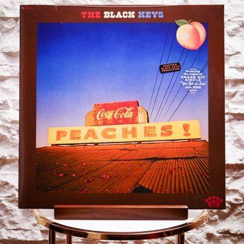 Виниловая пластинка The Black Keys &ndash; Peaches! (LP, Indie Exclusive, Bone Vinyl) 093624823575 фото
